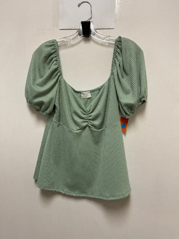 Top Short Sleeve By Clothes Mentor In Green, Size: M Cool Men's Skate