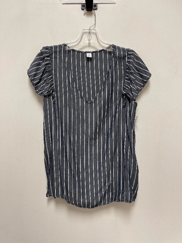 Top Short Sleeve By Old Navy In Striped Pattern, Size: M Sleek Men's Metallic