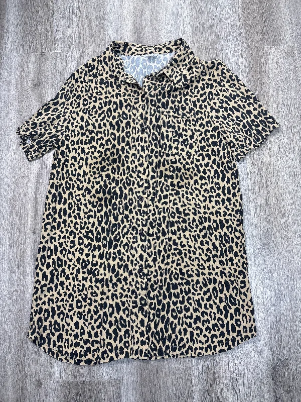 Top Short Sleeve By Ascot and Hart In Leopard Print, Size: M Tailored