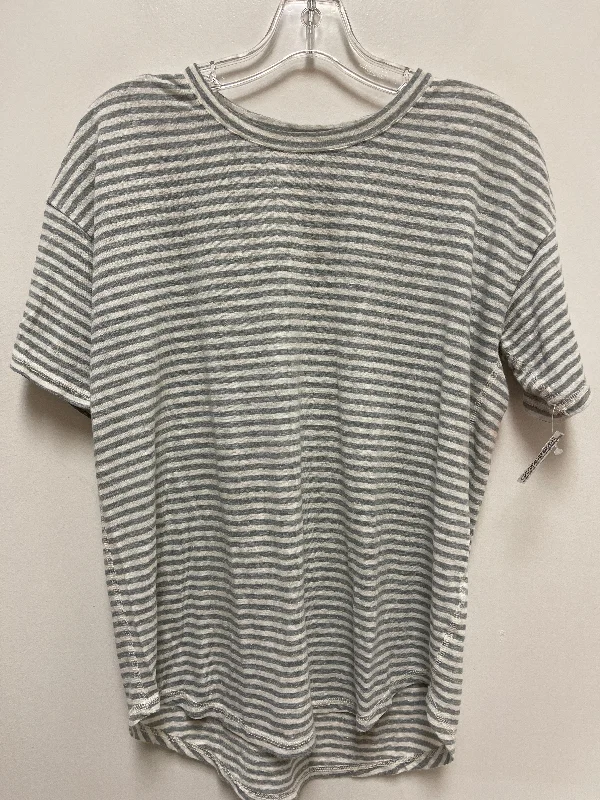 Top Short Sleeve By Clothes Mentor In Grey, Size: S Refined Men's European