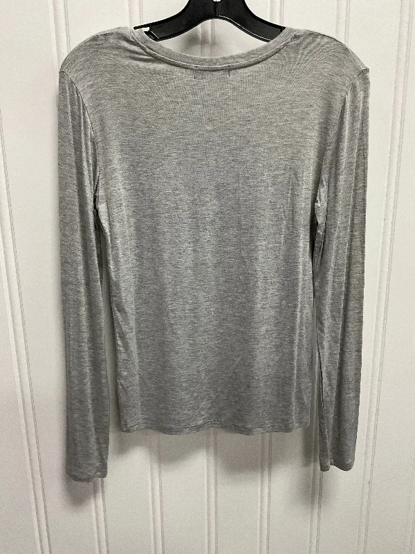 Top Ls Basic By Clothes Mentor In Grey, Size:L Sporty Men's Athleisure 